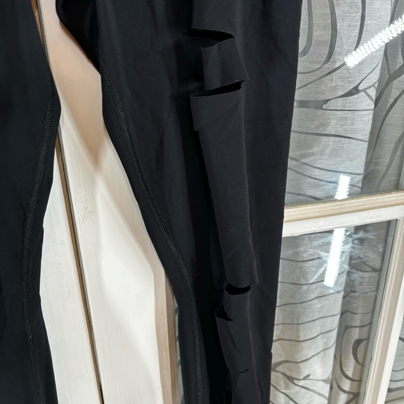 Alo M Black High Waisted Ripped Warrior Yoga Legging Made in Portugal - Picture 7 of 10